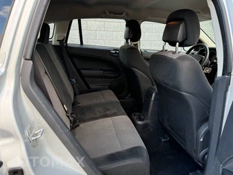 2010 Dodge Caliber SXT - miniatura 18