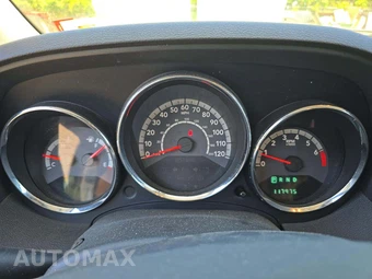 2010 Dodge Caliber SXT – miniatura 6
