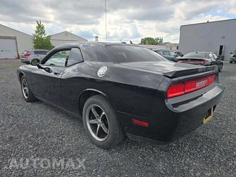 2010 Dodge Challenger SE - miniatura 2