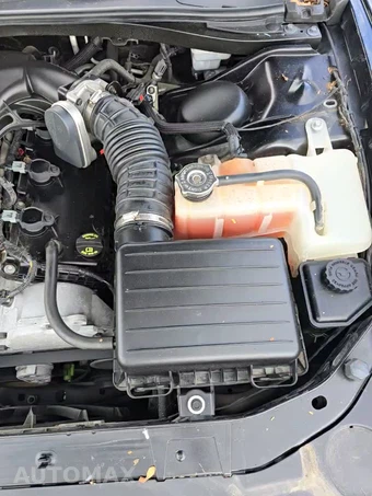 2010 Dodge Challenger SE - miniatura 23