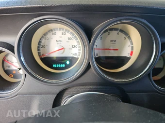 2010 Dodge Challenger SE – miniatura 12