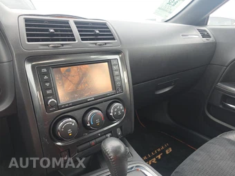 2010 Dodge Challenger SRT8 – miniatura 11
