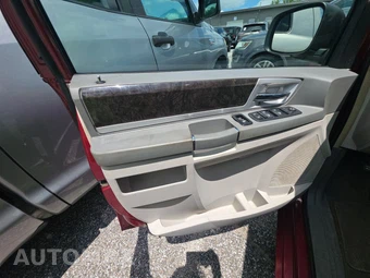 2010 Dodge Grand Caravan Crew Minivan 121.2" WB – miniatura 9