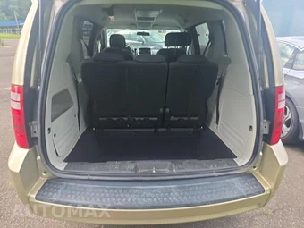2010 Dodge Grand Caravan SXT Minivan 121.2" WB – miniatura 19