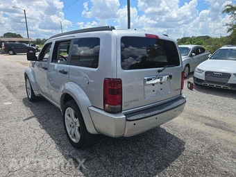 2010 Dodge Nitro Shock - miniatura 2