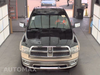 2010 Dodge Ram 1500 Laramie Crew Cab Short Bed – miniatura 2