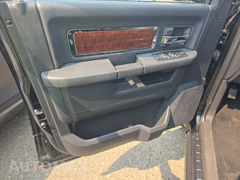 2010 Dodge Ram 1500 Laramie Crew Cab Short Bed – miniatura 9