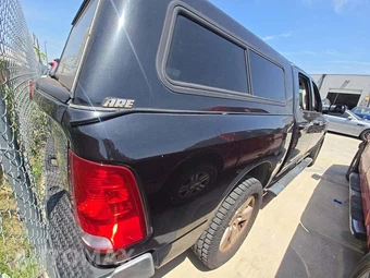 2010 Dodge Ram 1500 SLT Crew Cab Short Bed - miniatura 3