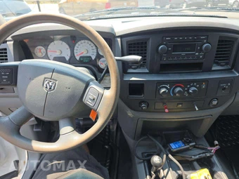 2010 Dodge Ram 3500 Cab Chassis ST Regular Cab DRW – miniatura 7