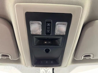 2010 Dodge Ram 3500 Laramie Crew Cab Medium Bed - miniatura 21