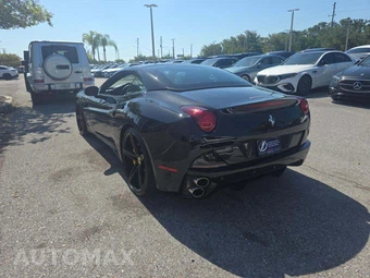 2010 Ferrari California - miniatura 2
