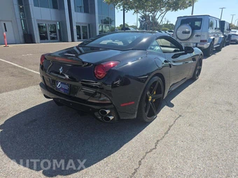 2010 Ferrari California - miniatura 3