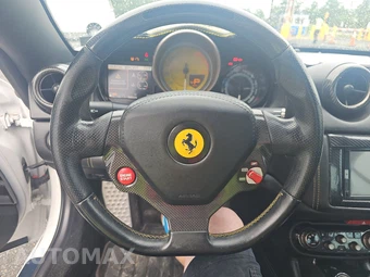 2010 Ferrari California - miniatura 10
