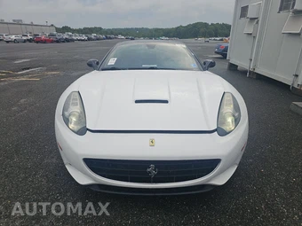 2010 Ferrari California - miniatura 2