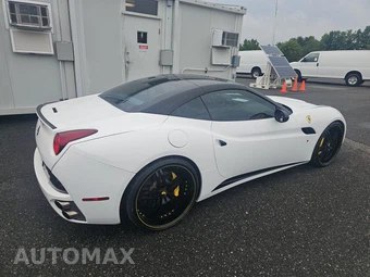 2010 Ferrari California - miniatura 4