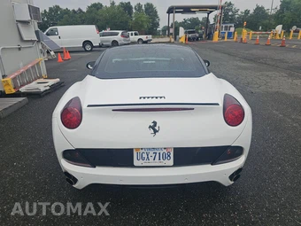 2010 Ferrari California - miniatura 5