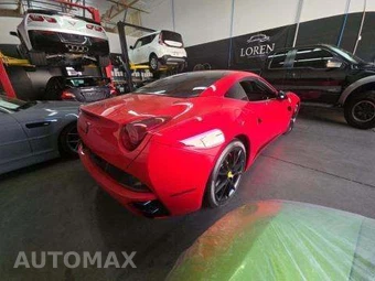 2010 Ferrari California - miniatura 3