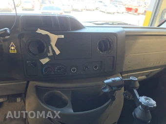 2010 Ford E-150 Commercial Cargo Van 138.0" WB – miniatura 11