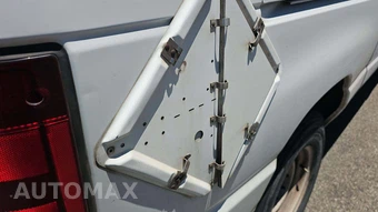 2010 Ford E-150 Commercial Cargo Van 138.0" WB – miniatura 32