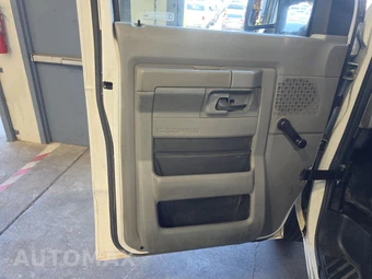 2010 Ford E-150 Commercial Cargo Van 138.0" WB – miniatura 9