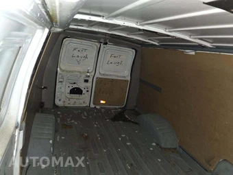 2010 Ford E-150 Recreational Van 138.0" WB - miniatura 16