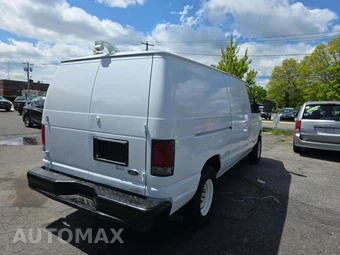 2010 Ford E-150 Recreational Van 138.0" WB - miniatura 3