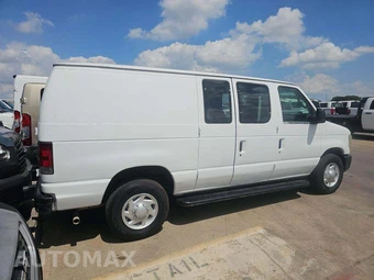 2010 Ford E-250 Commercial Cargo Van 138.0" WB – miniatura 3