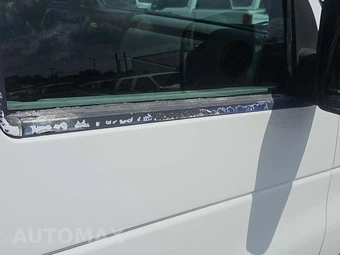 2010 Ford E-250 Commercial Cargo Van 138.0" WB – miniatura 32