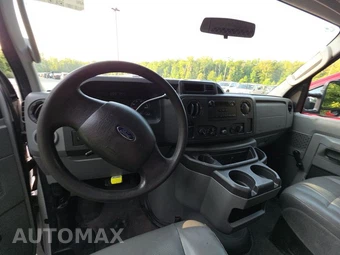 2010 Ford E-250 Recreational Van 138.0" WB - miniatura 12