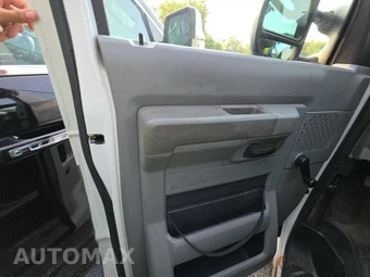 2010 Ford E-250 Recreational Van 138.0" WB - miniatura 15