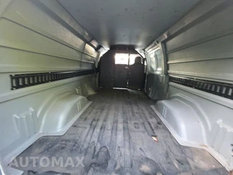 2010 Ford E-250 Recreational Van 138.0" WB - miniatura 4