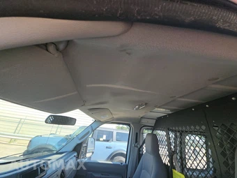 2010 Ford E-250 Recreational Van - miniatura 19