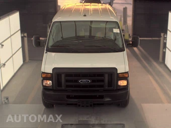 2010 Ford E-250 Recreational Van - miniatura 2