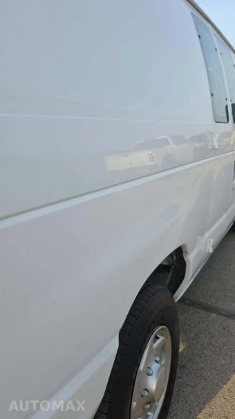 2010 Ford E-250 Recreational Van - miniatura 28