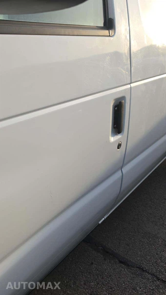 2010 Ford E-250 Recreational Van - miniatura 31