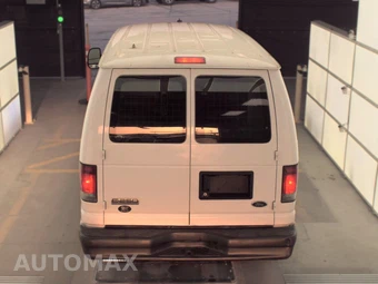 2010 Ford E-250 Recreational Van - miniatura 5