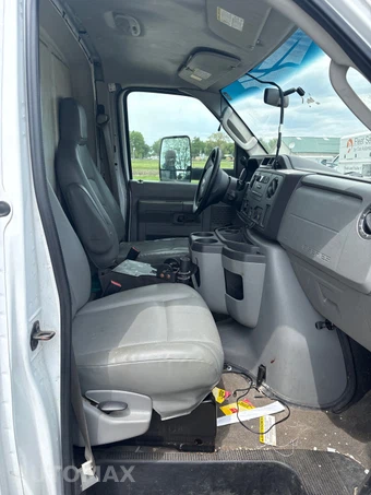 2010 Ford E-450 Base DRW - miniatura 2