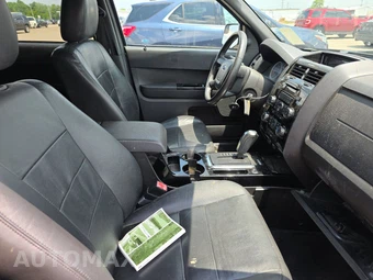 2010 Ford Escape Limited – miniatura 8
