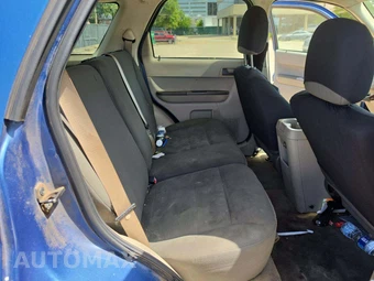 2010 Ford Escape XLS – miniatura 13