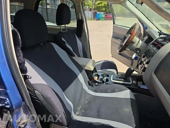 2010 Ford Escape XLS – miniatura 15