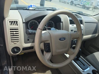 2010 Ford Escape XLT - miniatura 10
