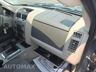 2010 Ford Escape XLT – miniatura 17