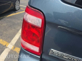 2010 Ford Escape XLT – miniatura 24