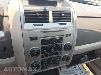 2010 Ford Escape XLT – miniatura 9