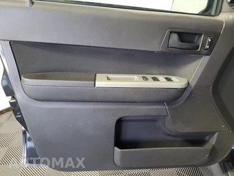 2010 Ford Escape XLT - miniatura 9
