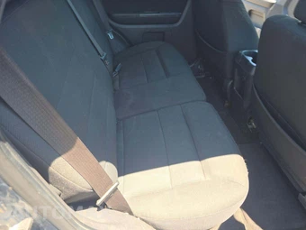 2010 Ford Escape XLT – miniatura 15