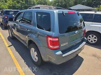 2010 Ford Escape XLT – miniatura 2