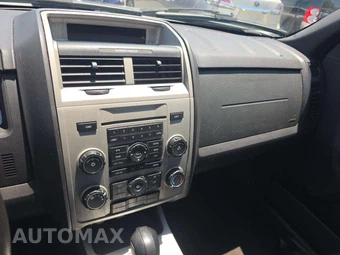 2010 Ford Escape XLT – miniatura 9