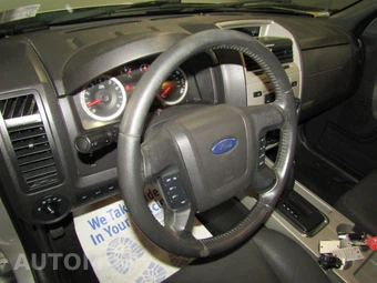 2010 Ford Escape XLT - miniatura 9
