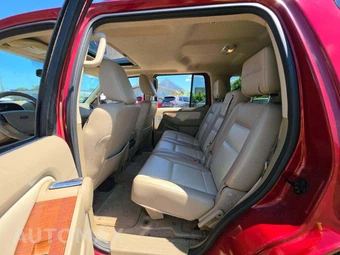 2010 Ford Explorer Eddie Bauer - miniatura 10